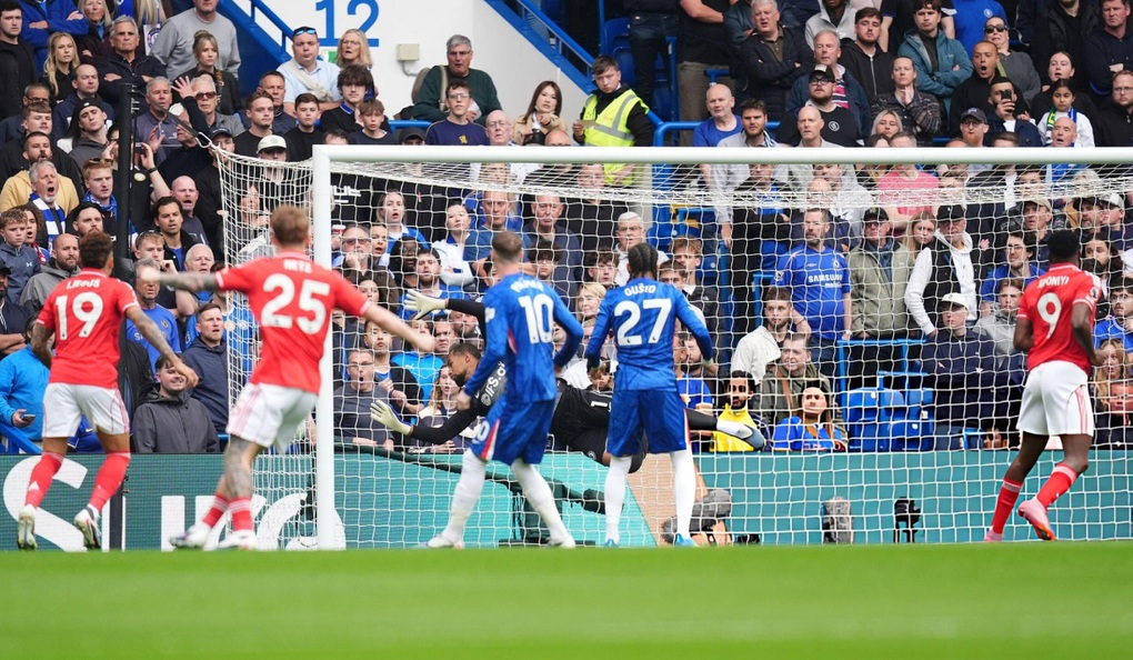 Chelsea gục ngã trước Nottingham Forest, tan mộng Champions League - 1 Chelsea gục ngã trước Nottingham Forest, tan mộng Champions League - 1