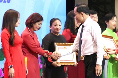 Bí thư Trần Lưu Quang dự lễ biểu dương 358 điển hình học tập Bác ở TPHCM