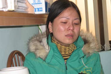 Chia sẻ với gia đình một nạn nhân vụ sập núi