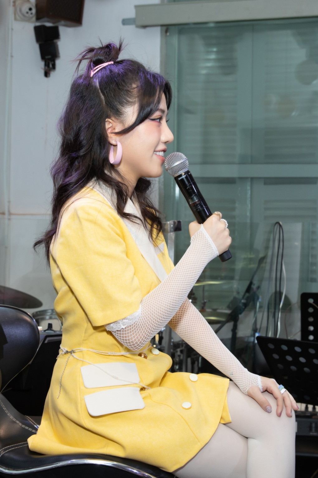 Phùng Khánh Linh: Tôi sẽ kết hôn với... sân khấu - 5 Phùng Khánh Linh: Tôi sẽ kết hôn với... sân khấu - 5
