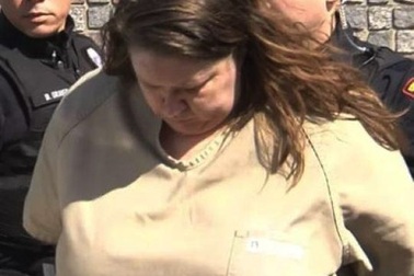 Phạm tội sát nhân vì đã béo còn ngồi lên đầu bạn trai