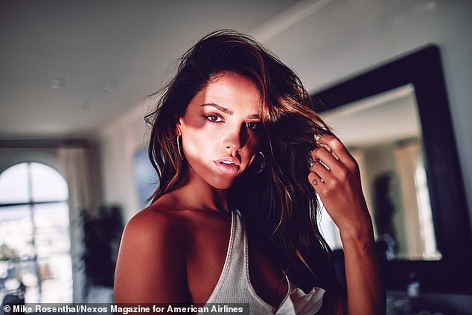 Eiza Gonzalez khoe dáng nuột nà - 2 Eiza Gonzalez khoe dáng nuột nà - 2