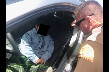 Bé trai 5 tuổi tự lái ô tô đi mua siêu xe Lamborghini