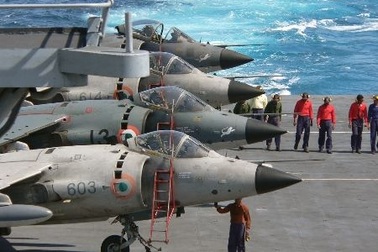 Ấn Độ "Đông tiến" đấu Trung Quốc