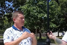 Quan chức Nga trốn nhập ngũ, sang Mỹ làm lái xe tải?