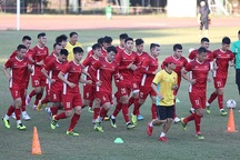 Không phải tập sân "bê tông", đội tuyển Việt Nam hào hứng chờ gặp tuyển Lào