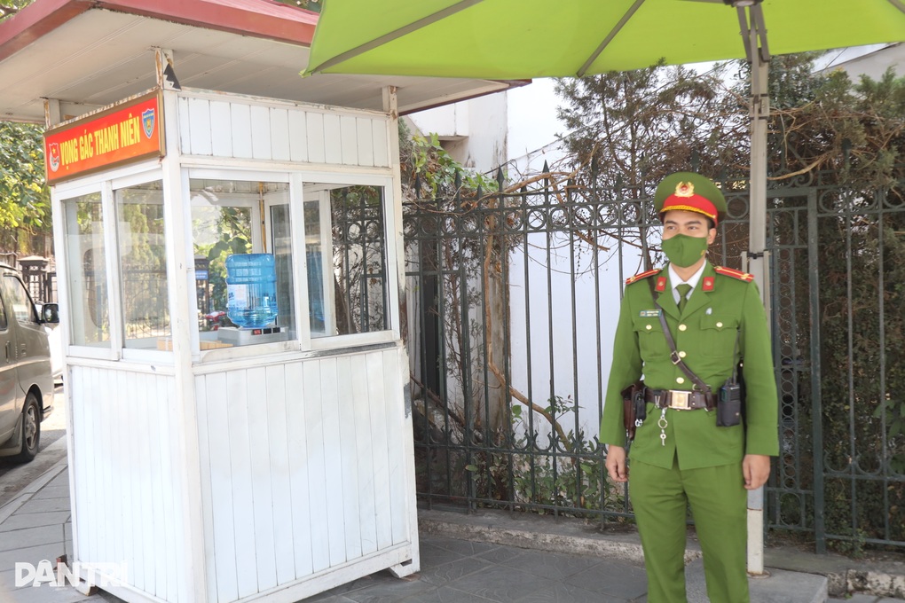 Cảnh sát bảo vệ mục tiêu kể chuyện giải cứu cô gái bị ép vào nhà nghỉ - 6 Cảnh sát bảo vệ mục tiêu kể chuyện giải cứu cô gái bị ép vào nhà nghỉ - 6