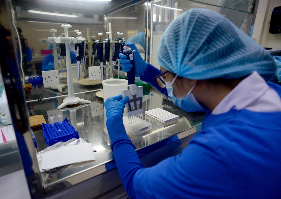 Phi công người Anh bị xẹp phổi, thêm 1 ca tái dương tính Covid-19 - 3 Phi công người Anh bị xẹp phổi, thêm 1 ca tái dương tính Covid-19 - 3
