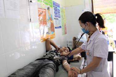 Sơn La: Hơn 40 học sinh cấp 2 nhập viện sau bữa sáng gần trường