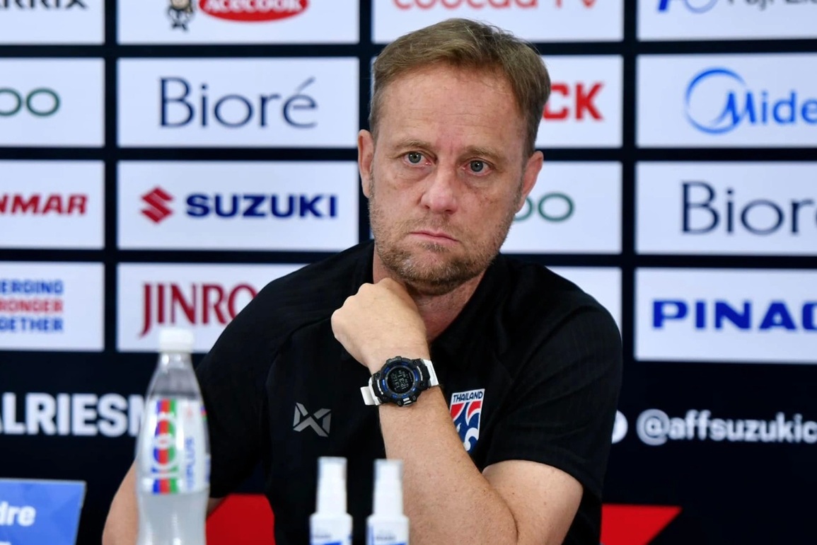 HLV Thái Lan dè chừng Quang Hải, tố Nguyên Mạnh phạm luật - 1 HLV Thái Lan dè chừng Quang Hải, tố Nguyên Mạnh phạm luật - 1