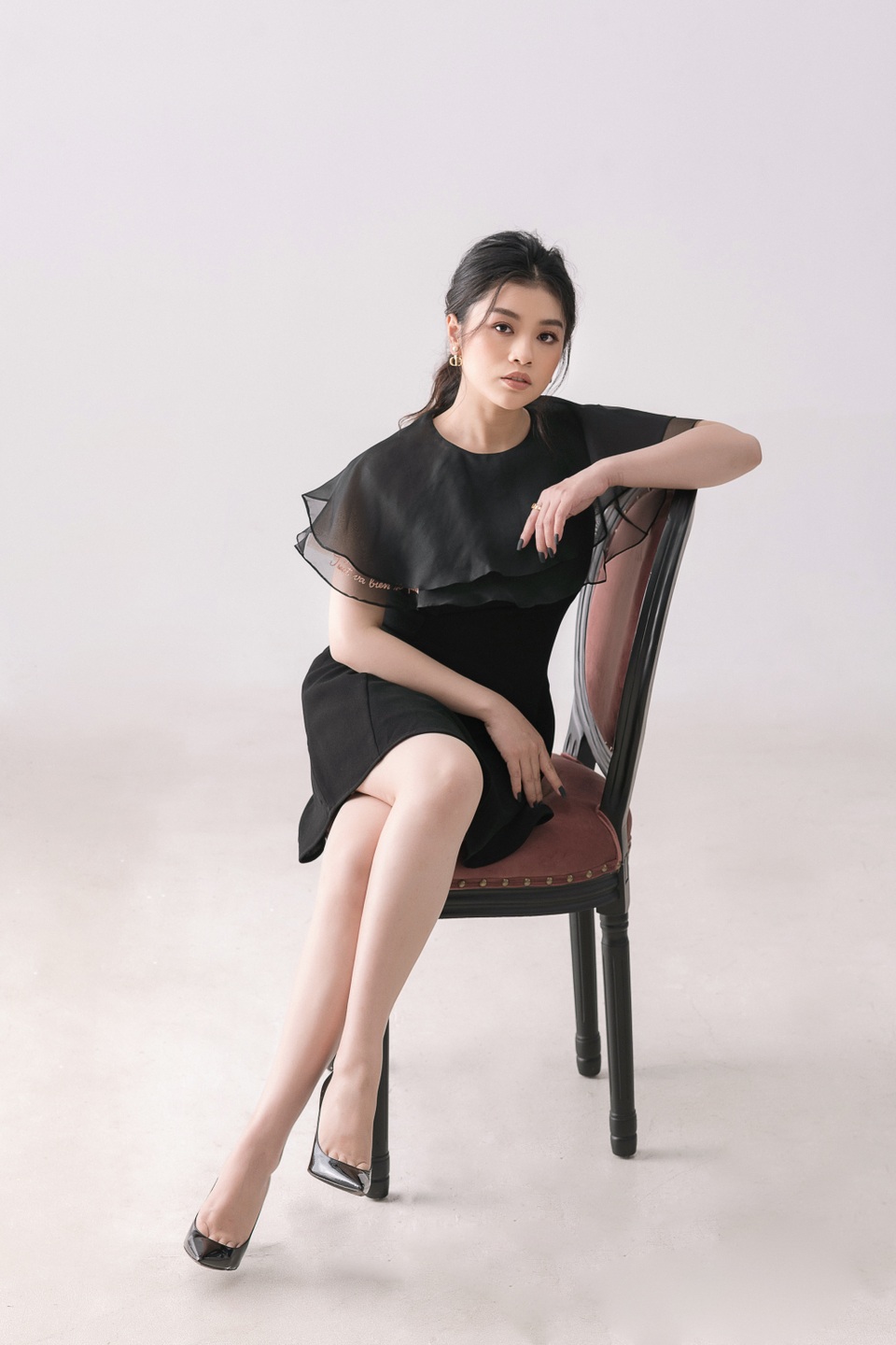 Sao mai Nguyễn Thu Hằng bất ngờ công bố đã sinh con dù chưa đám cưới - 2 Sao mai Nguyễn Thu Hằng bất ngờ công bố đã sinh con dù chưa đám cưới - 2