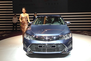 Toyota triệu hồi hơn 2.400 chiếc Camry 2.0 E tại Việt Nam