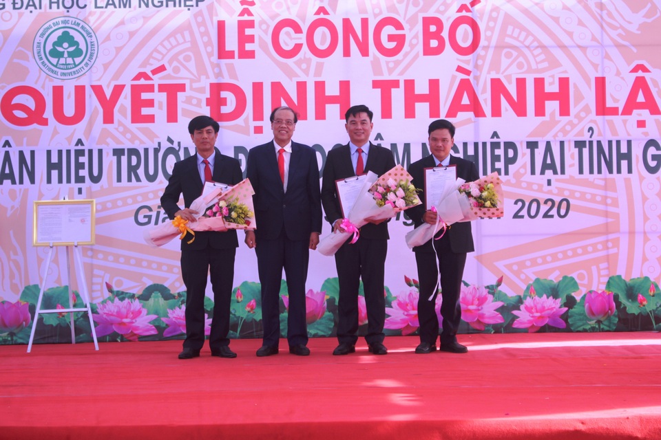 Công bố Quyết định thành lập Phân hiệu Đại học Lâm nghiệp tại tỉnh Gia Lai - 4 Công bố Quyết định thành lập Phân hiệu Đại học Lâm nghiệp tại tỉnh Gia Lai - 4