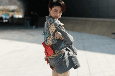 “Quả bom sexy” Diễm My 9x bốc lửa với mốt giấu quần, “mặc như không”