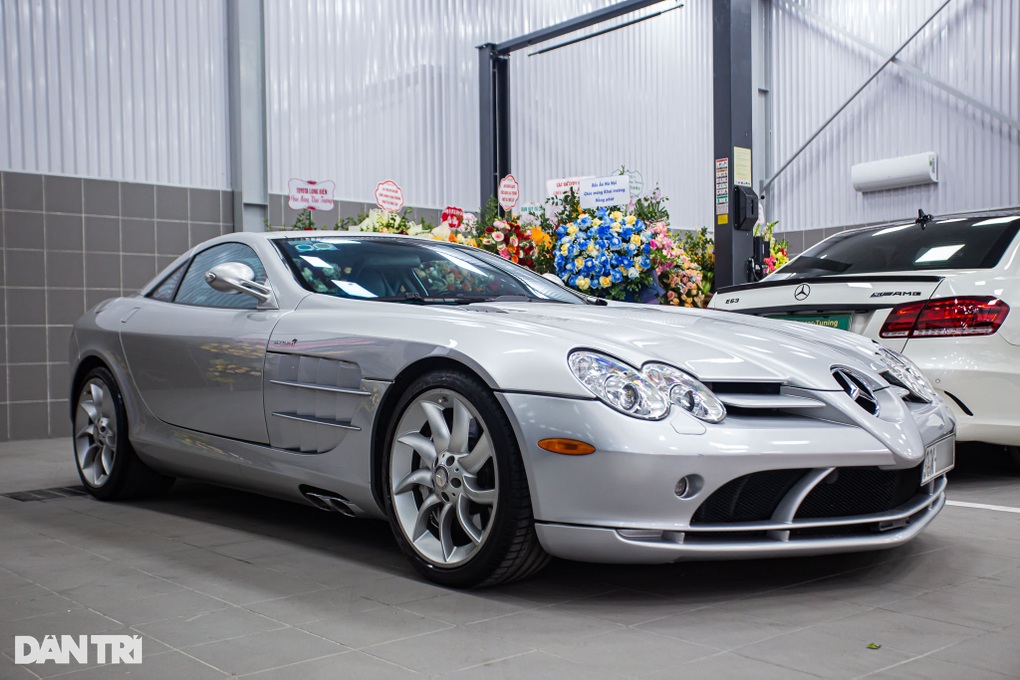 Cận cảnh mũi tên bạc Mercedes-Benz SLR McLaren độc nhất Việt Nam - 1 Cận cảnh mũi tên bạc Mercedes-Benz SLR McLaren độc nhất Việt Nam - 1