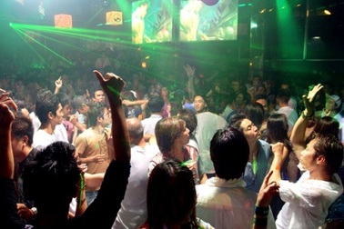 Cơ sở kinh doanh karaoke, dịch vụ vũ trường không được cao quá 16 tầng