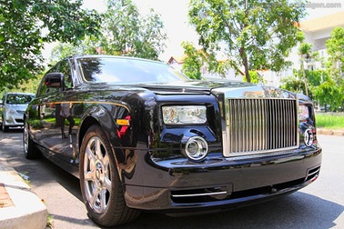 Đại gia Việt “nghiện” Rolls-Royce Phantom rồng