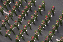 Khoảnh khắc xúc động sau lễ diễu binh, diễu hành