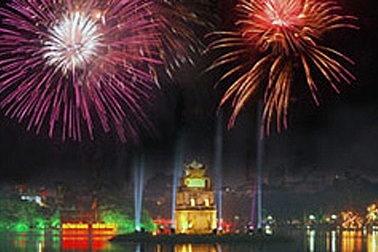 Mất tiền triệu mua chỗ xem bắn pháo hoa