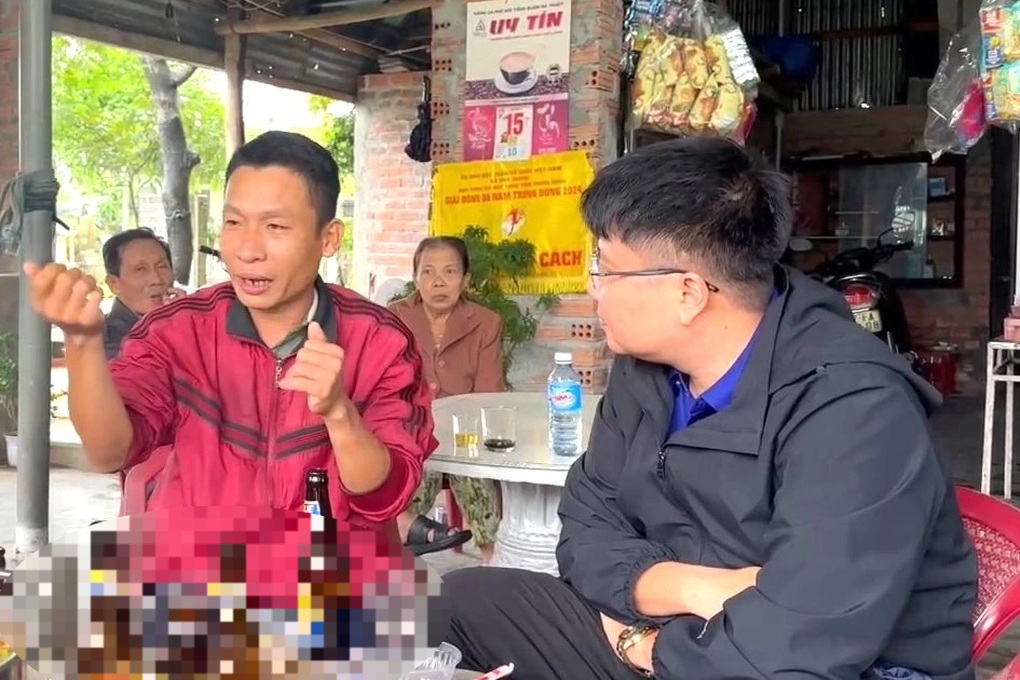 Người đàn ông kể lại giây phút cứu 3 nữ sinh bị nước cuốn trôi - 1 Người đàn ông kể lại giây phút cứu 3 nữ sinh bị nước cuốn trôi - 1
