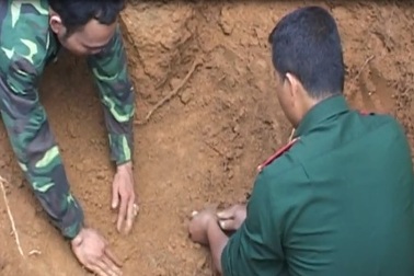 Đào móng xây trường, phát hiện 3 hài cốt liệt sĩ