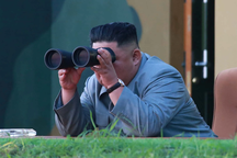 Ông Kim Jong-un thị sát vụ phóng tên lửa khiến đối thủ khiếp sợ