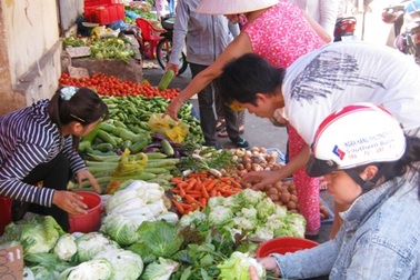 Đi chợ thời “thắt lưng buộc bụng”