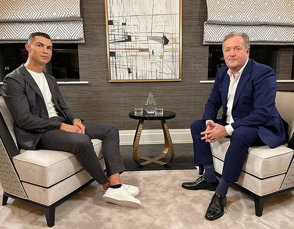 Vì sao Man Utd chưa vội vàng hủy hợp đồng của Ronaldo? - 1 Vì sao Man Utd chưa vội vàng hủy hợp đồng của Ronaldo? - 1