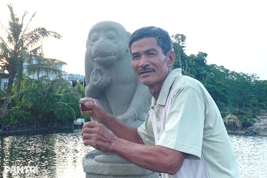 Lão nông giao nộp cổ vật tượng thần khỉ, 2 năm chưa được khen thưởng - 1 Lão nông giao nộp cổ vật tượng thần khỉ, 2 năm chưa được khen thưởng - 1
