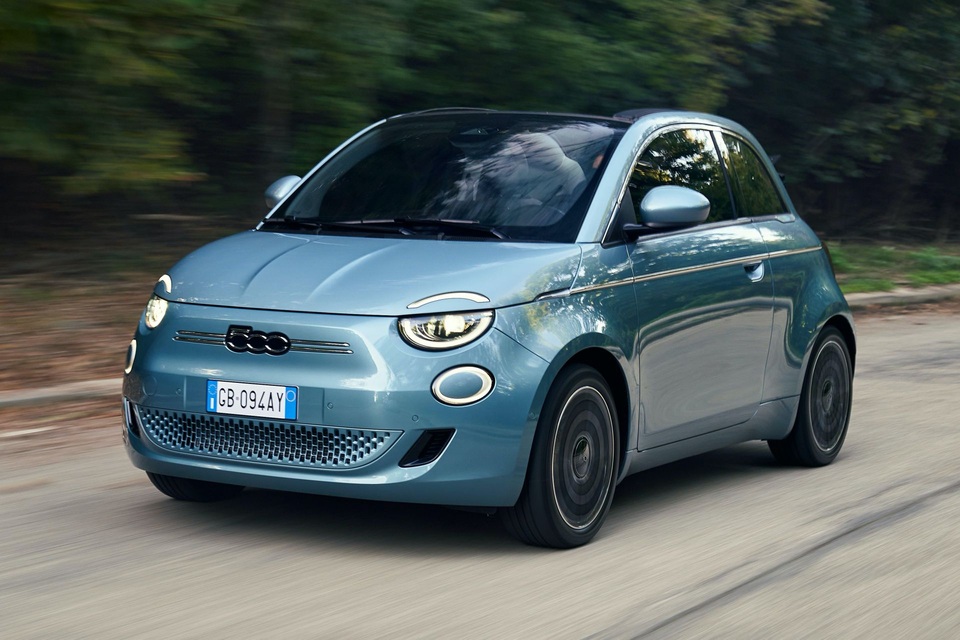 Fiat 500 thế hệ mới - mỹ nhân của làng xe chạy điện - 1 Fiat 500 thế hệ mới - mỹ nhân của làng xe chạy điện - 1