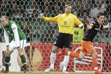 Valencia vượt ải Bremen sau bữa tiệc 8 bàn thắng
