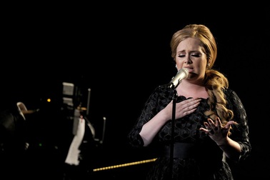 Adele nhận 6 đề cử Grammy