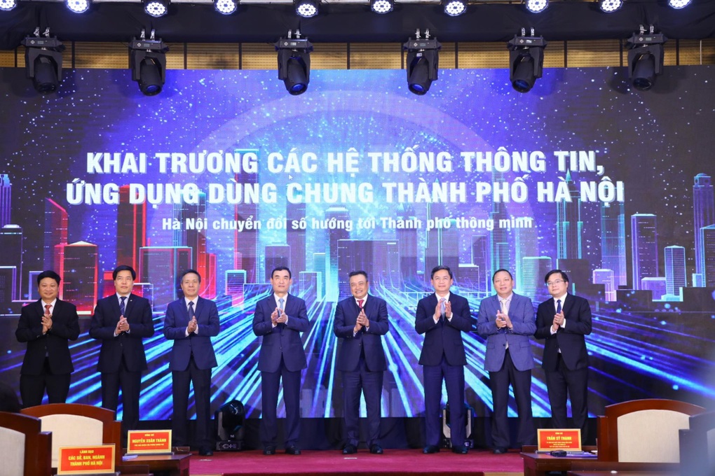 Chủ tịch Hà Nội Trần Sỹ Thanh: Chúng ta phải làm phần mềm thực sự sống - 2 Chủ tịch Hà Nội Trần Sỹ Thanh: Chúng ta phải làm phần mềm thực sự sống - 2