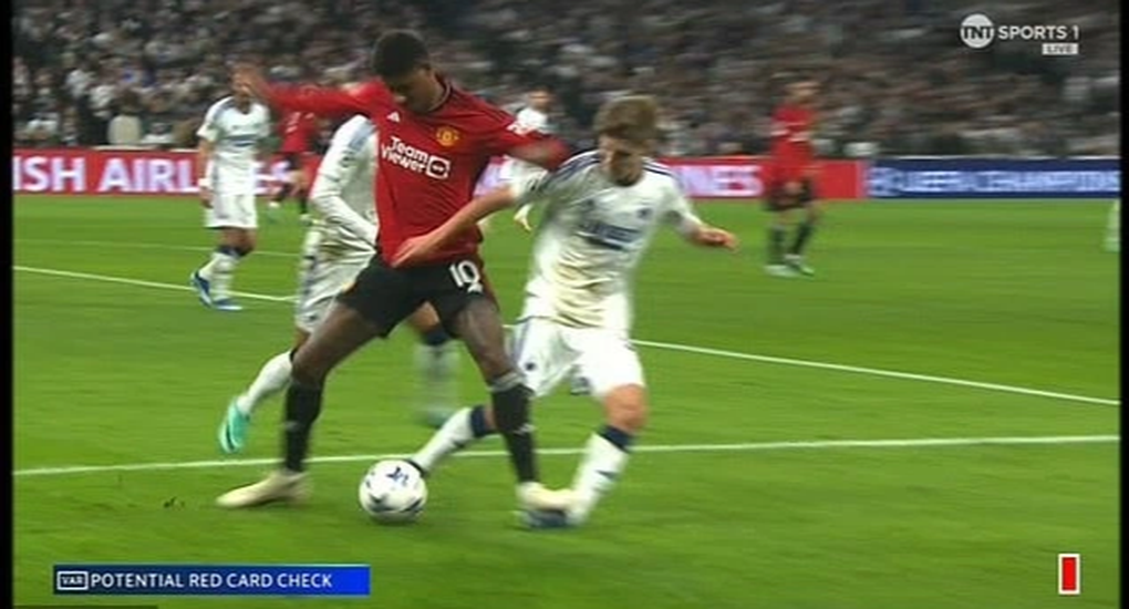Tranh cãi tình huống Marcus Rashford nhận thẻ đỏ khiến Man Utd thua trận - 1 Tranh cãi tình huống Marcus Rashford nhận thẻ đỏ khiến Man Utd thua trận - 1