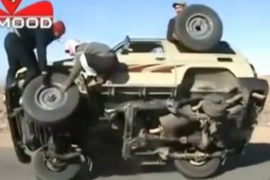 Thay lốp khi xe đang chạy