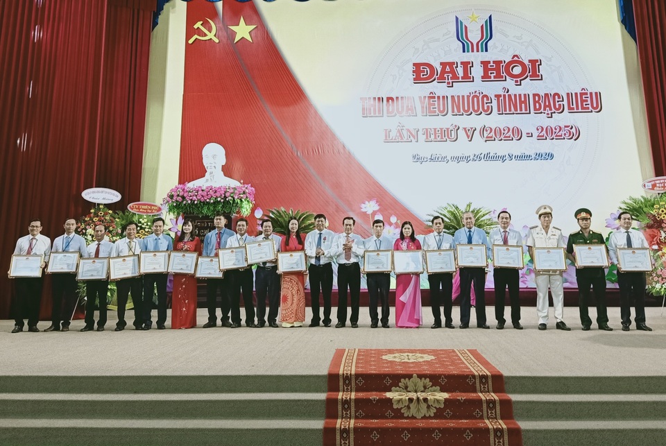 Đại hội thi đua yêu nước: Thi đua xây dựng con người mới - 1 Đại hội thi đua yêu nước: Thi đua xây dựng con người mới - 1