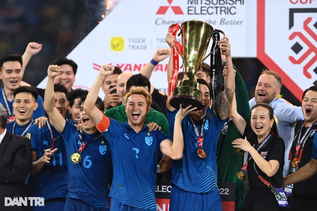 Đội tuyển Việt Nam nhận được bao nhiêu tiền thưởng nếu vô địch AFF Cup? - 2 Đội tuyển Việt Nam nhận được bao nhiêu tiền thưởng nếu vô địch AFF Cup? - 2