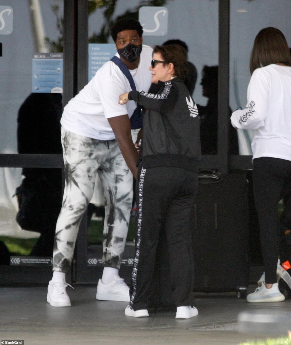Khloe Kardashian hàn gắn quan hệ với người cũ? - 4 Khloe Kardashian hàn gắn quan hệ với người cũ? - 4
