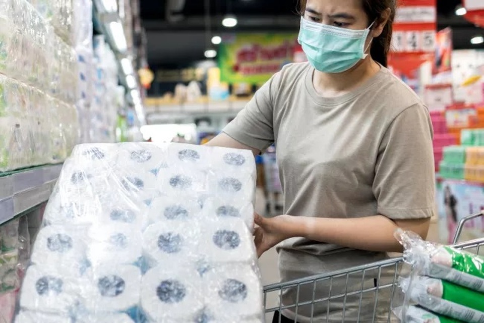 Trước khi phát minh ra giấy vệ sinh thì con người dùng gì? - 1 Trước khi phát minh ra giấy vệ sinh thì con người dùng gì? - 1