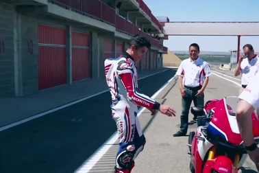 M.Marquez, tay đua của đội Honda Racing tại giải MotoGP chạy thử chiếc RC213V-S