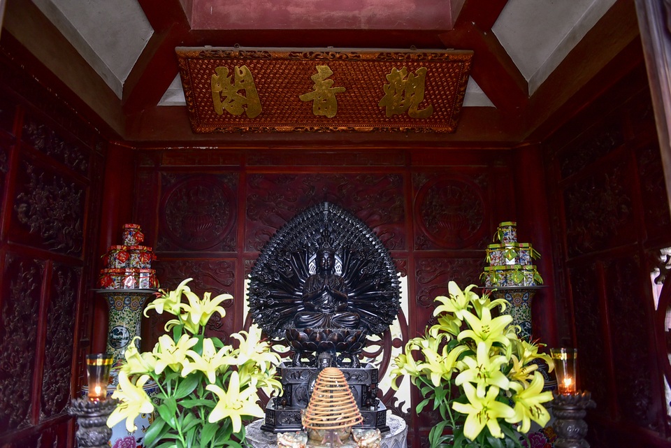 Tượng Phật từ đá quý nguyên khối trong ngôi chùa nghìn năm tuổi ở Hà Nội - 8 Tượng Phật từ đá quý nguyên khối trong ngôi chùa nghìn năm tuổi ở Hà Nội - 8