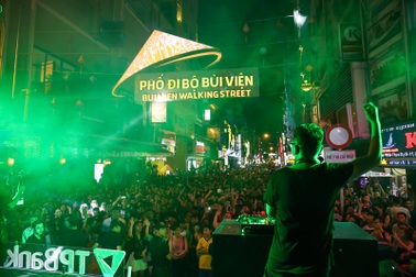 Phố Bùi Viện: Isaac, Min trình diễn trên sân khấu âm nhạc “có một không hai”