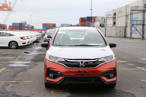 Thị trường ô tô - Vì sao thuế giảm giá không giảm?