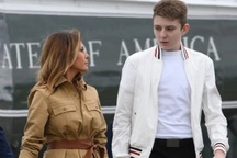 Cậu út Barron Trump: Mặc đơn giản vẫn nổi bật, học sinh "hot" nhất trường