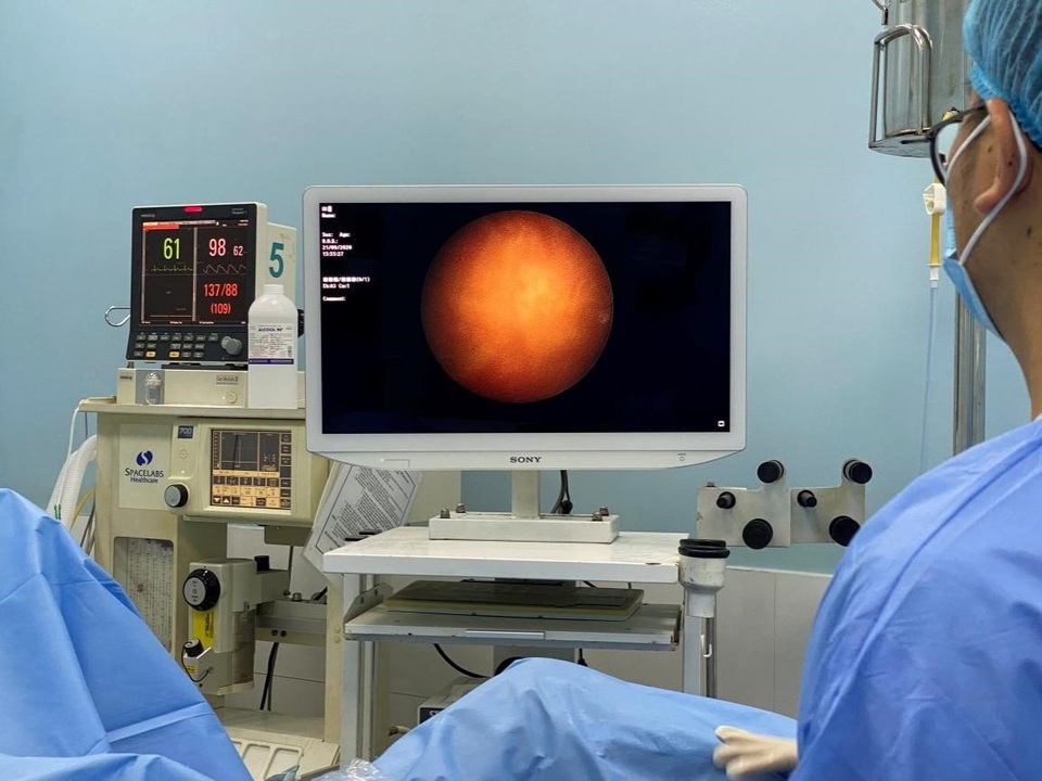 Dùng laser điều trị ung thư bàng quang không xâm lấn cơ - 3 Dùng laser điều trị ung thư bàng quang không xâm lấn cơ - 3