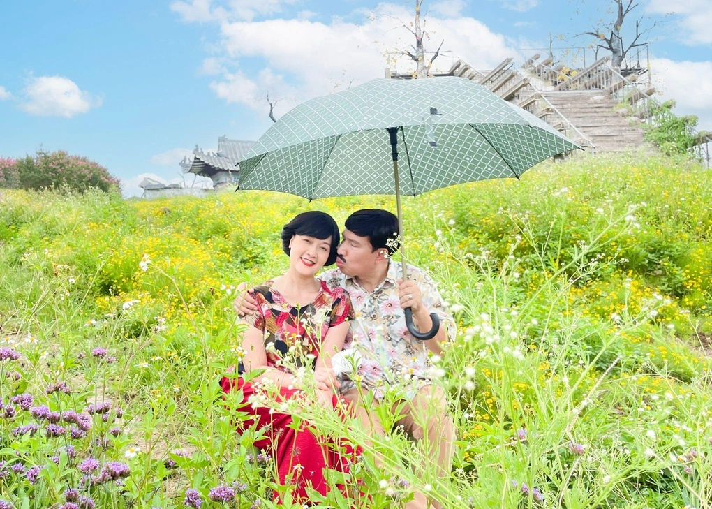 Cuộc sống bình yên, nhiều tiếng cười của nghệ sĩ Vân Dung ở tuổi 50 - 3 Cuộc sống bình yên, nhiều tiếng cười của nghệ sĩ Vân Dung ở tuổi 50 - 3