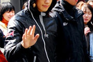 Bi (Rain) bí mật đến Thượng Hải chụp ảnh quảng cáo