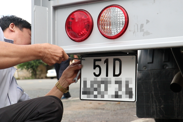 Từ 1/8, người dân cần lưu ý điều gì khi đăng ký xe trực tuyến?