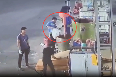 Diễn biến vụ 2 công nhân tử nạn trong guồng máy ở Bình Phước