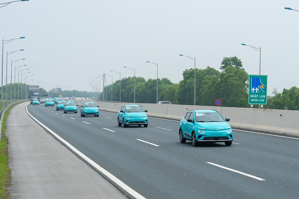 Ý nghĩa về màu xanh nhận diện của Taxi Xanh SM - 8 Ý nghĩa về màu xanh nhận diện của Taxi Xanh SM - 8